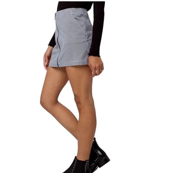 Volcom Black and White Houndstooth Zipper Mini Skirt, Size Medium - Picture 5 of 9